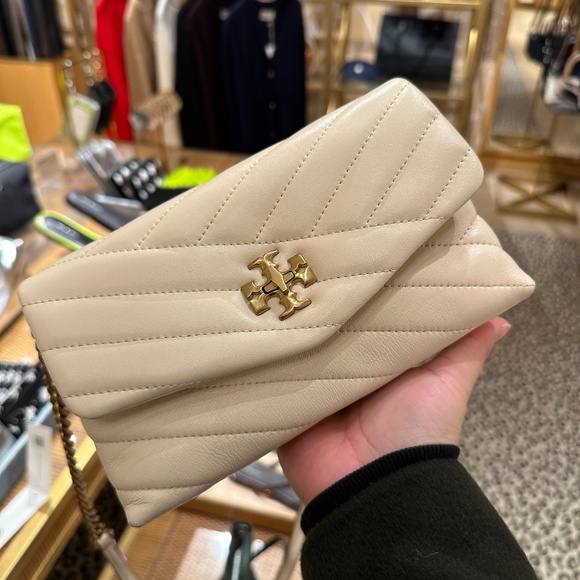 NWT! Tory Burch Kira Chevron Chain Wallet Cream Quilted Leather Crossbody 90343 - Picture 1 of 9